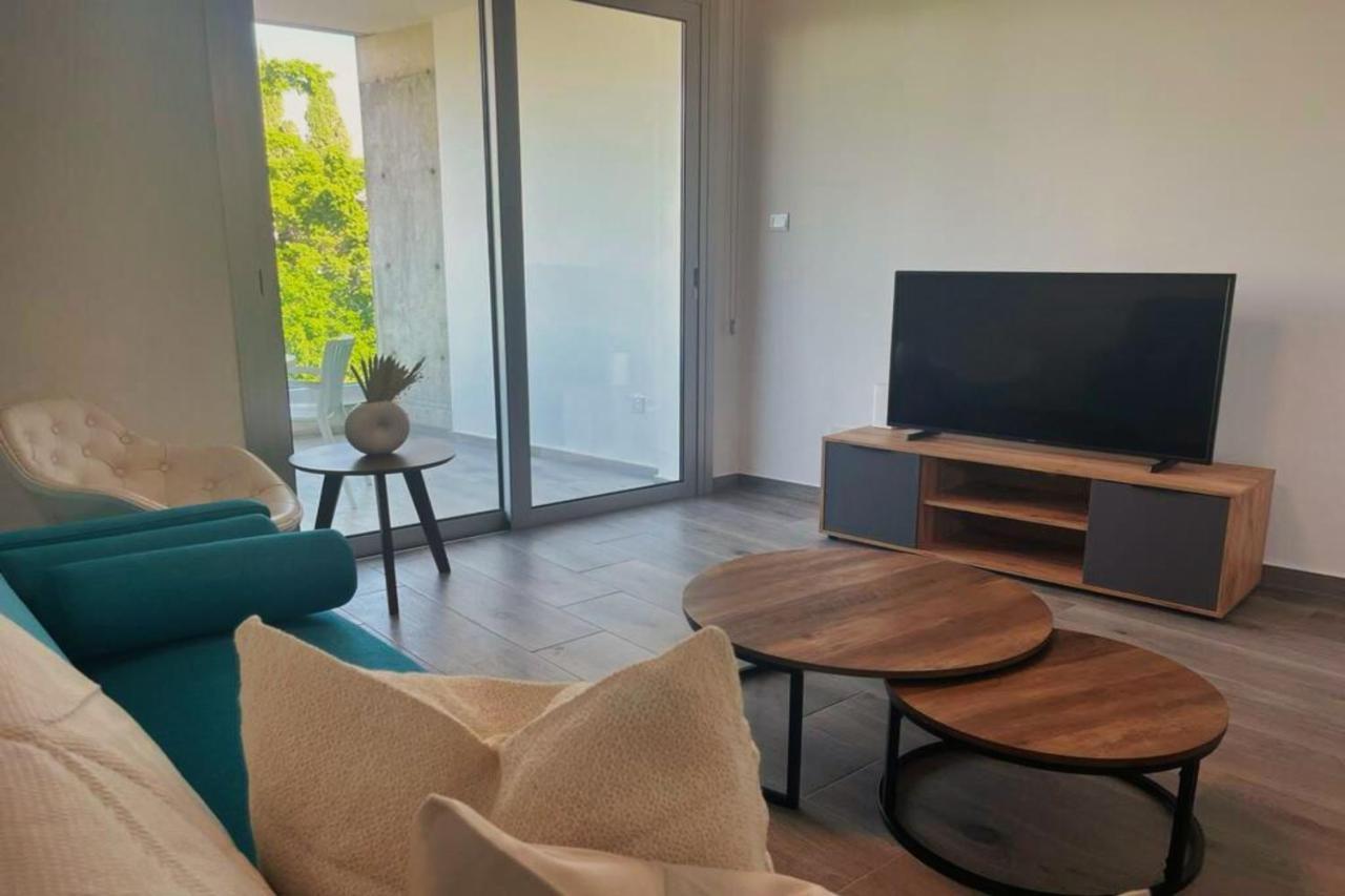 Phaedrus Living Coral Suites Aura Larnaca Luaran gambar