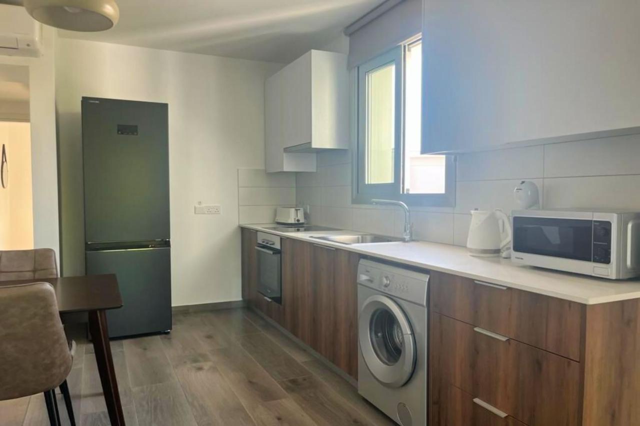 Phaedrus Living Coral Suites Aura Larnaca Luaran gambar